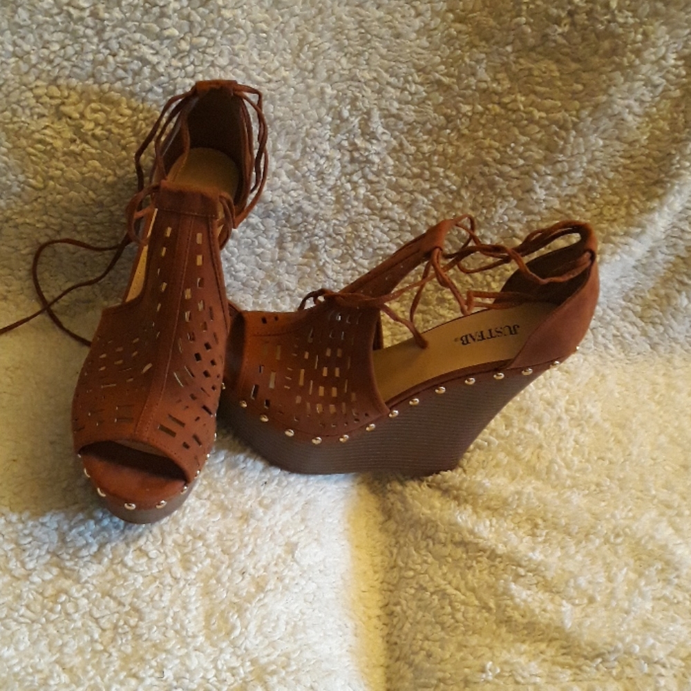 Tie up suede wedges